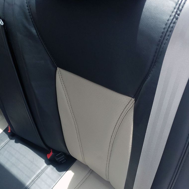 روکش صندلی چرم مشکی و کرم فاریک فاو بسترن بی 50 B