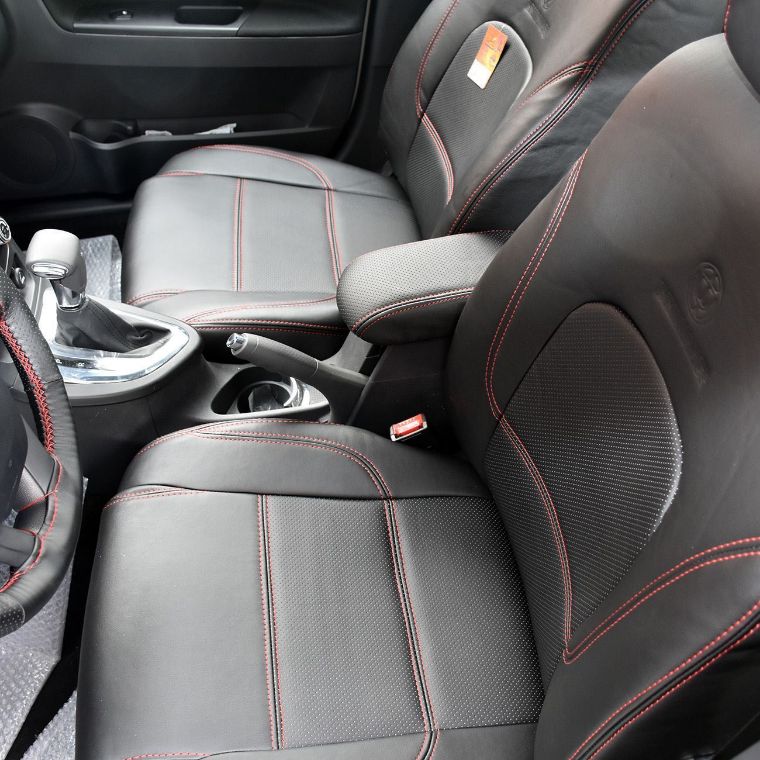 روکش چرم مشکی و کرم برلیانس 330