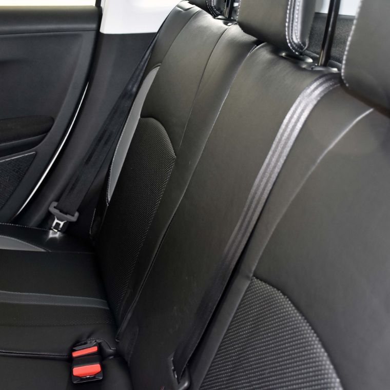 روکش صندلی چرم مشکی و طوسی پژو 2008