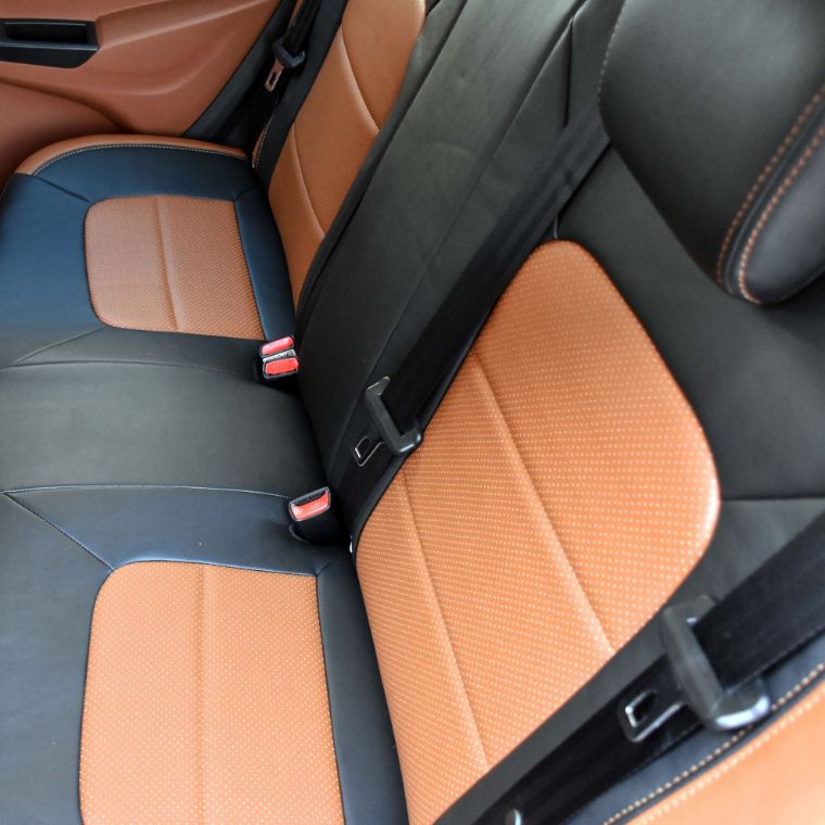 روکش صندلی چرم مشکی و مارون جیلی جی سی 6 GC