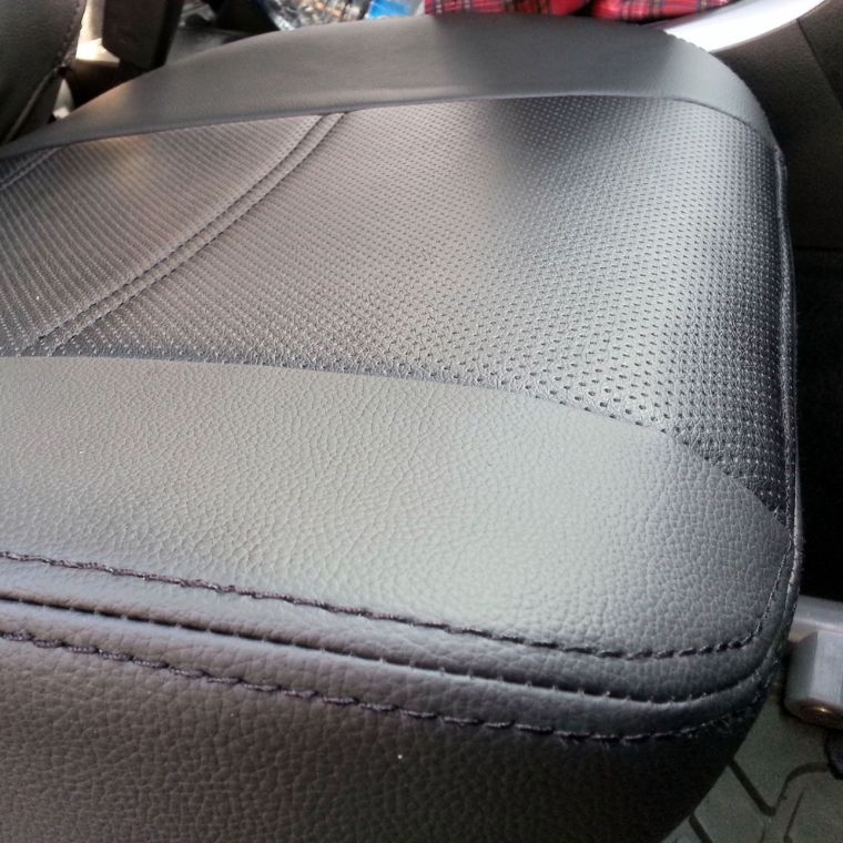 روکش چرم مشکی وسط اسپایس دوخت قرمز ویتارا