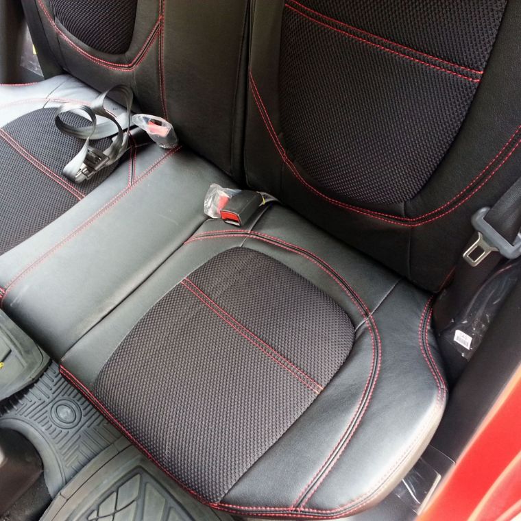 روکش چرم وسط پارچه مشکی دوخت قرمز پیکانتو