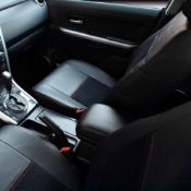 روکش چرم مشکی وسط اسپایس دوخت قرمز ویتارا