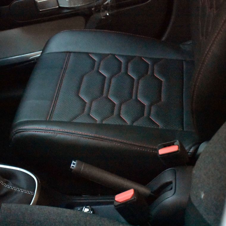 روکش چرم مشکی سیتروئن C3