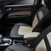 روکش صندلی چرم مشکی و کرم بسترن B30