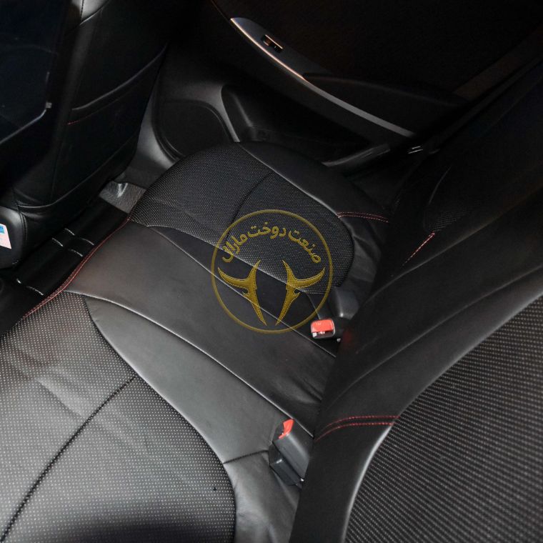 روکش صندلی چرم مشکی وسط قرمز اکسنت