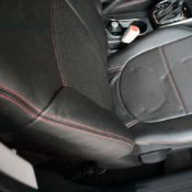 روکش چرم مشکی دوخت قرمز سراتو