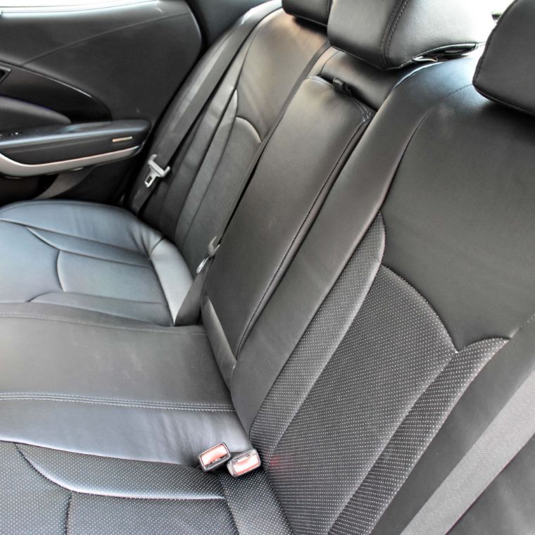 روکش چرم مشکی آزرا گرنجور