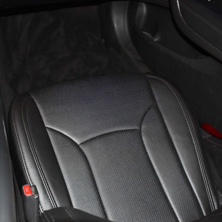 روکش چرم مشکی آزرا گرنجور