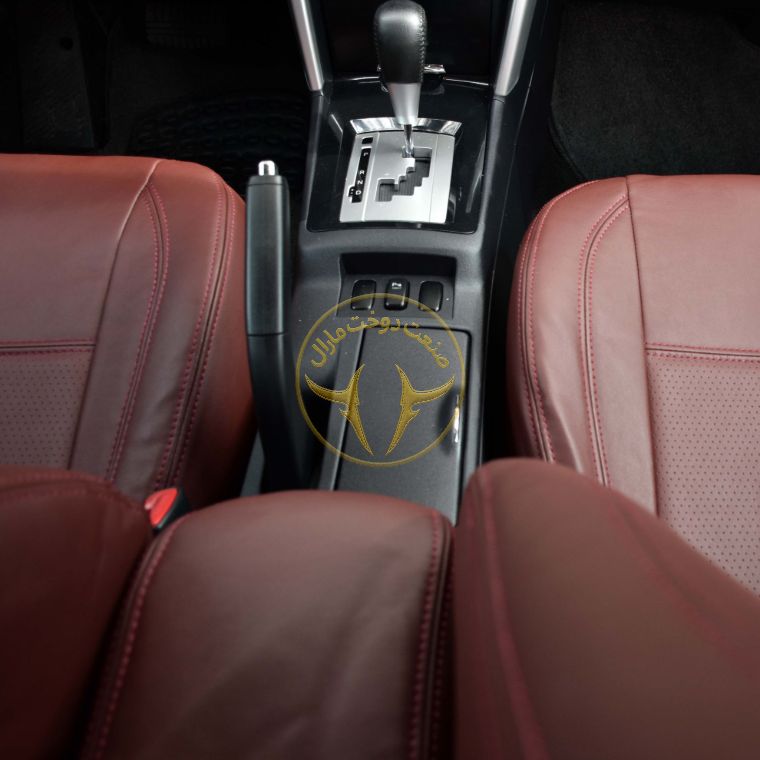 روکش چرم مشکی دوخت قرمز لنسر