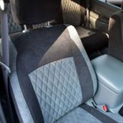 روکش پارچه کتان گلدوزی طوسی و مشکی لندکروز 2001