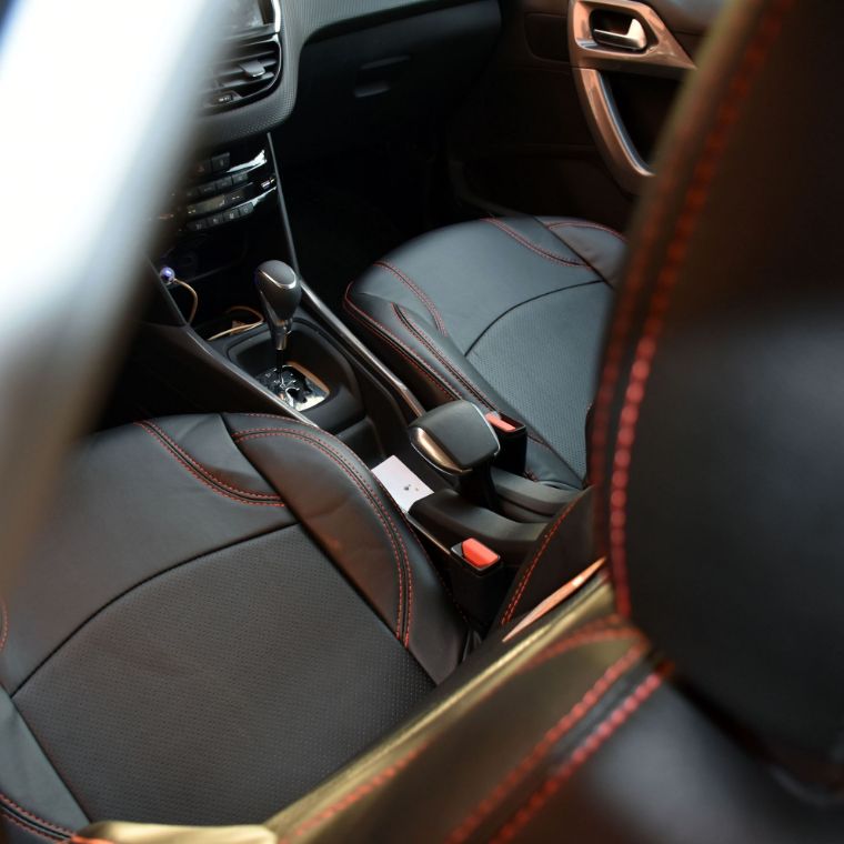 روکش صندلی چرم مشکی و طوسی پژو 2008