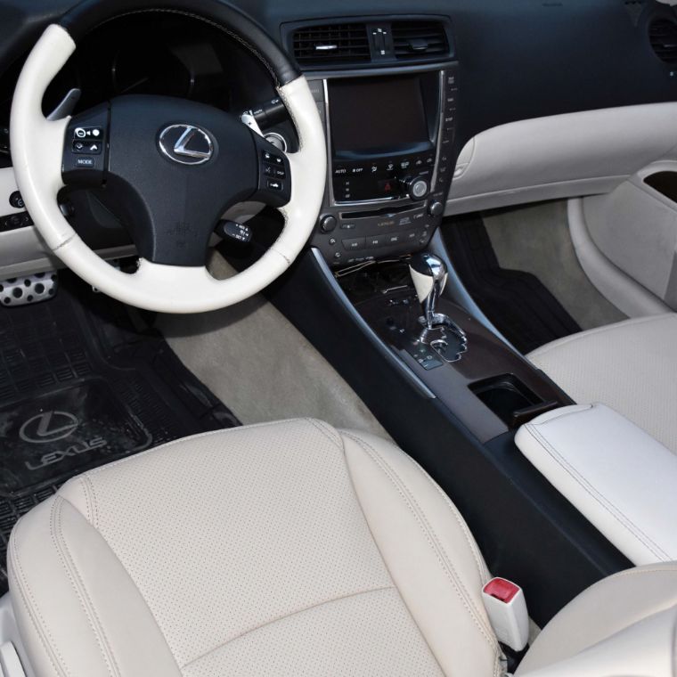 روکش چرم درجه یک کرم روشن لکسوس آی اس 300 کروک