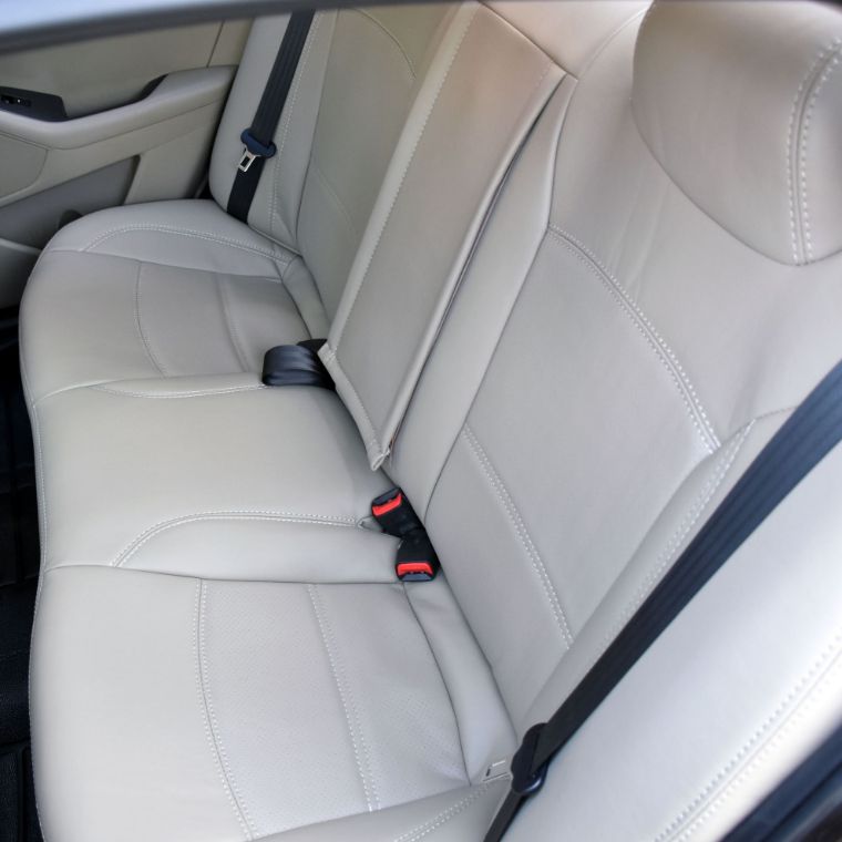 روکش صندلی چرم مشکی اپتیما