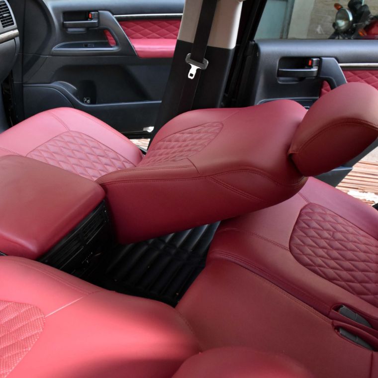 روکش صندلی چرم قرمز لکسوسی لندکروز