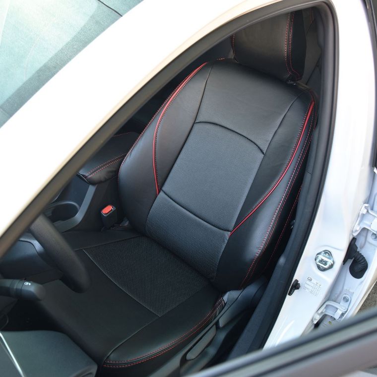 روکش چرم مشکی نوار قرمز کرولا هیبرید 2023 لوین