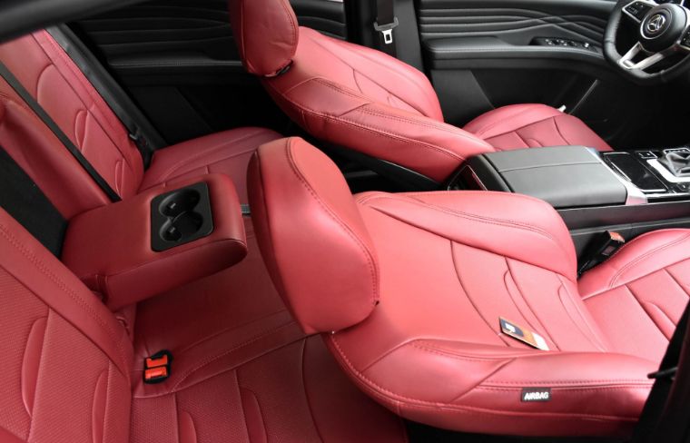 روکش چرم درجه یک مارال دیگنیتی زرشکی