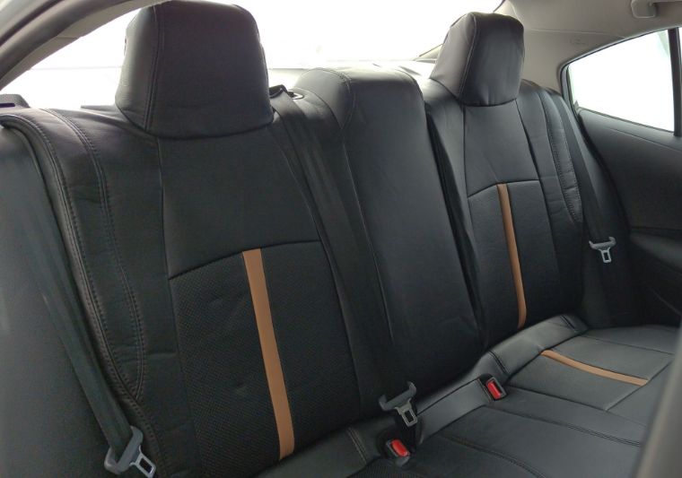 روکش چرم مشکی نوار مارون لوین هیبرید 2023