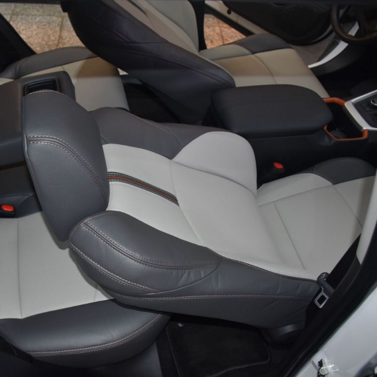 روکش چرم مشکی و طوسی راوفور Rav4 2025