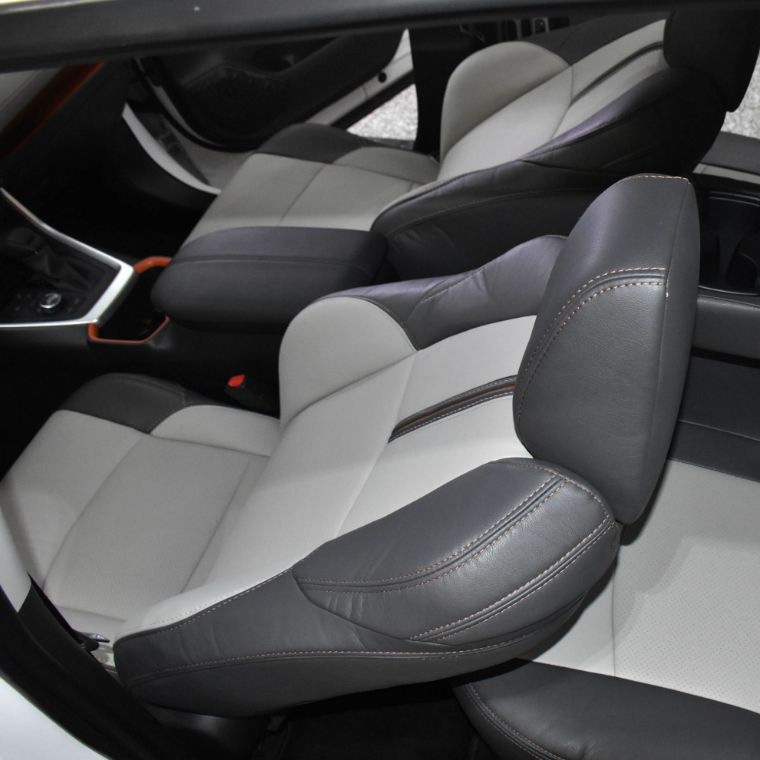 روکش چرم مشکی و طوسی راوفور Rav4 2025